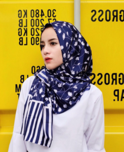 Cantik di Hari yang Fitri dengan Hijab Trendi