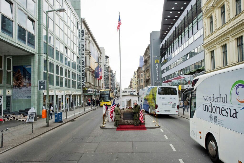 Keren! Bus-Bus Wonderful Indonesia Blusukan di Berlin