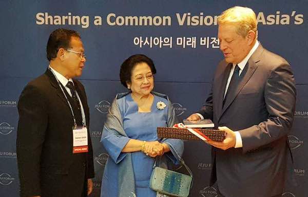 Megawati Bertemu Al Gore di Korea, Inilah Hasilnya