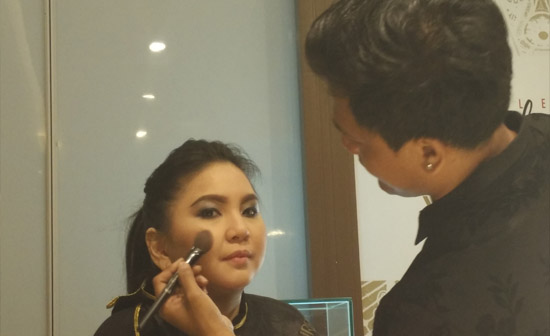 Ladies, Jangan Takut Coba Smokey Eyes