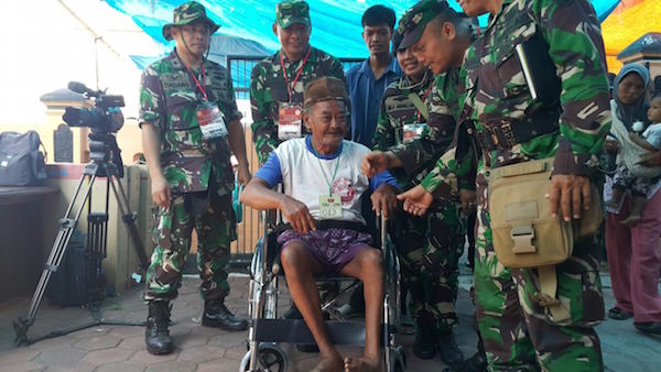 TNI Gelar Pengobatan Gratis di Pulau Panjang