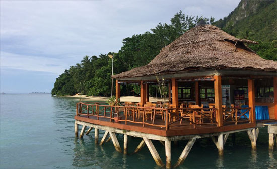 Pantai Ora, Maldives Tersembunyi di Tanah Maluku