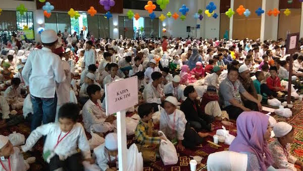 Kadin DKI Berbagi dengan 1000 Anak Yatim dan Kaum Duafa