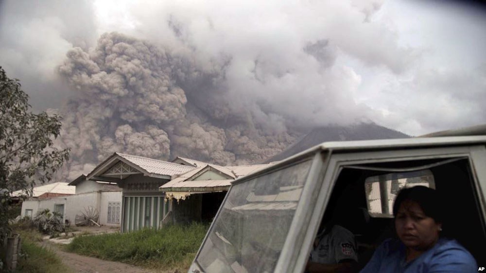Warga Gunung Sinabung Membandel, Terobos Zona Merah, Haduhhhh…