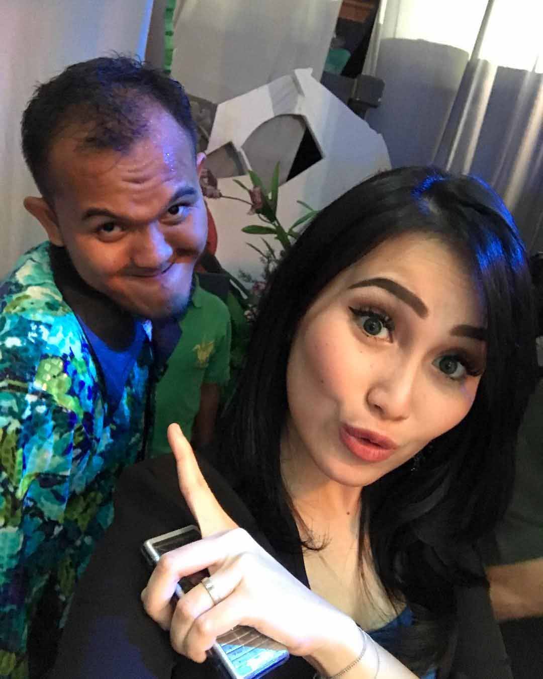 Lihat Nih Lucunya Ayu Ting Ting Joget Bareng Caisar