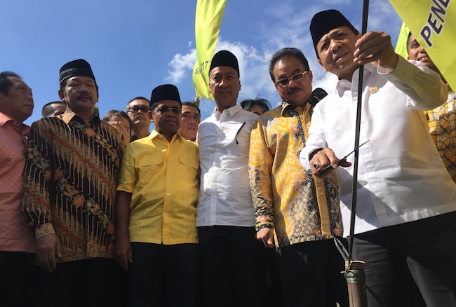 Konkret, Fraksi Golkar Sebar Zakat dan Sembako untuk Warga DKI