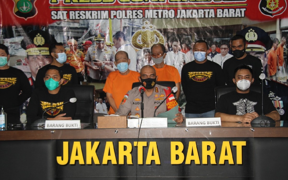 Togel Jakarta Result
, Polisi Bekuk Dua Pelaku Judi Togel Online Di Kedai Kopi Jakbar Jpnn Com
