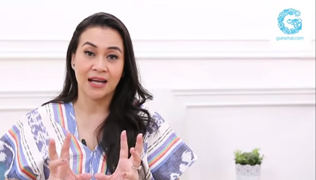 Zoya Amirin Ungkap Cara Ampuh Bikin Wanita Keenakan, Enggak Perlu Anu Besar - JPNN.com