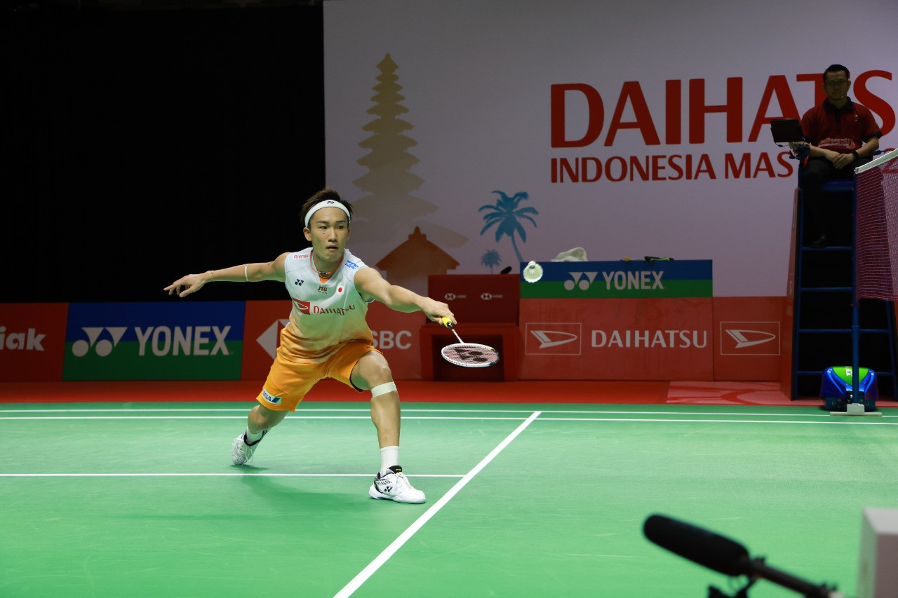 Mengamuk, Kento Momota Depak Chou Tien Chen dari Indonesia Masters 2021 - JPNN.com