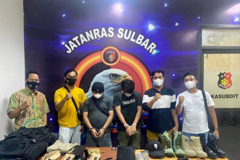 Bikin Resah Pemilik Toko, Dua Pria Ini Ditangkap Tim Jatanras Polda Sulbar - JPNN.com
