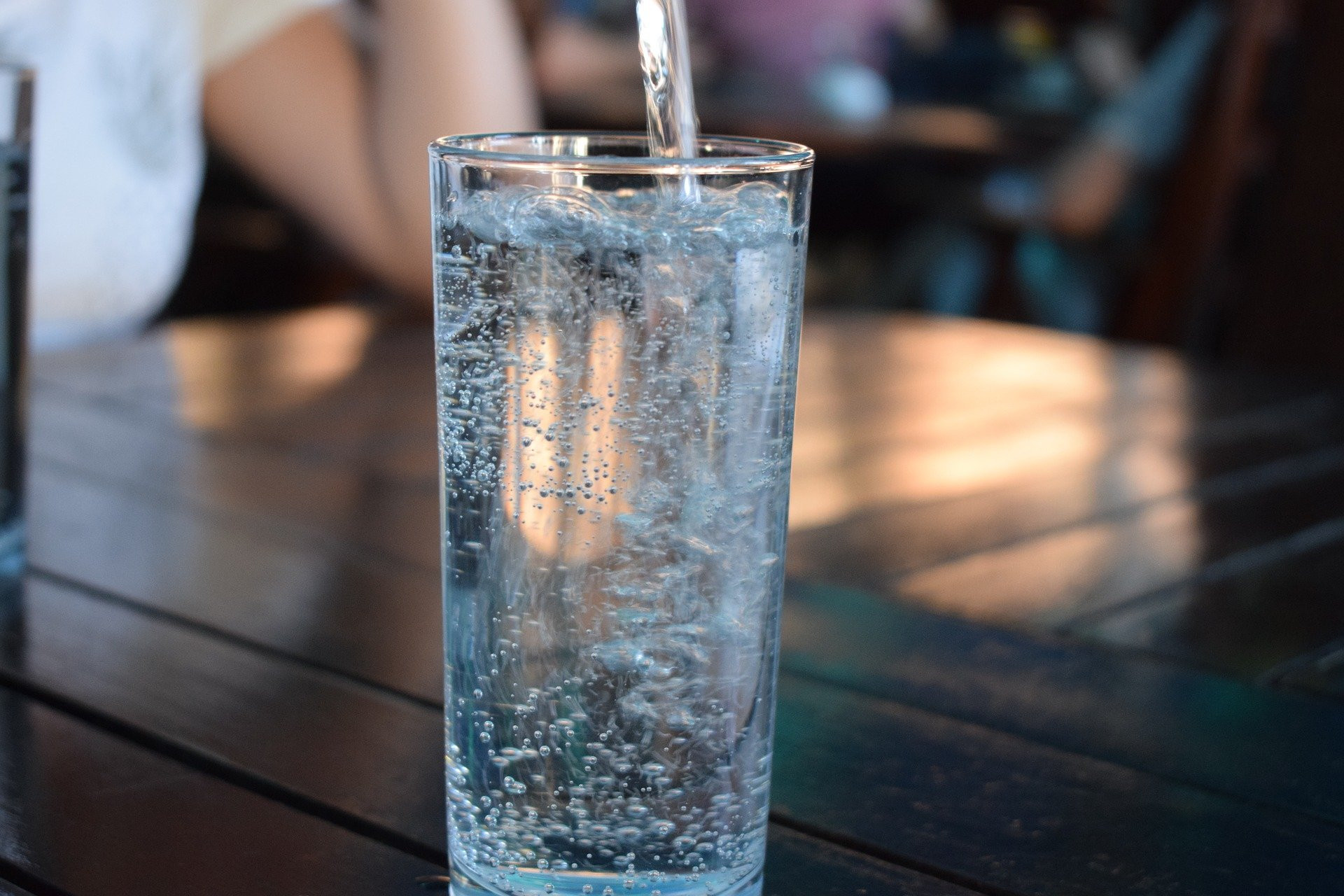 10 Manfaat Minum Air Hangat Setiap Pagi, Pria Pasti Suka - JPNN.com