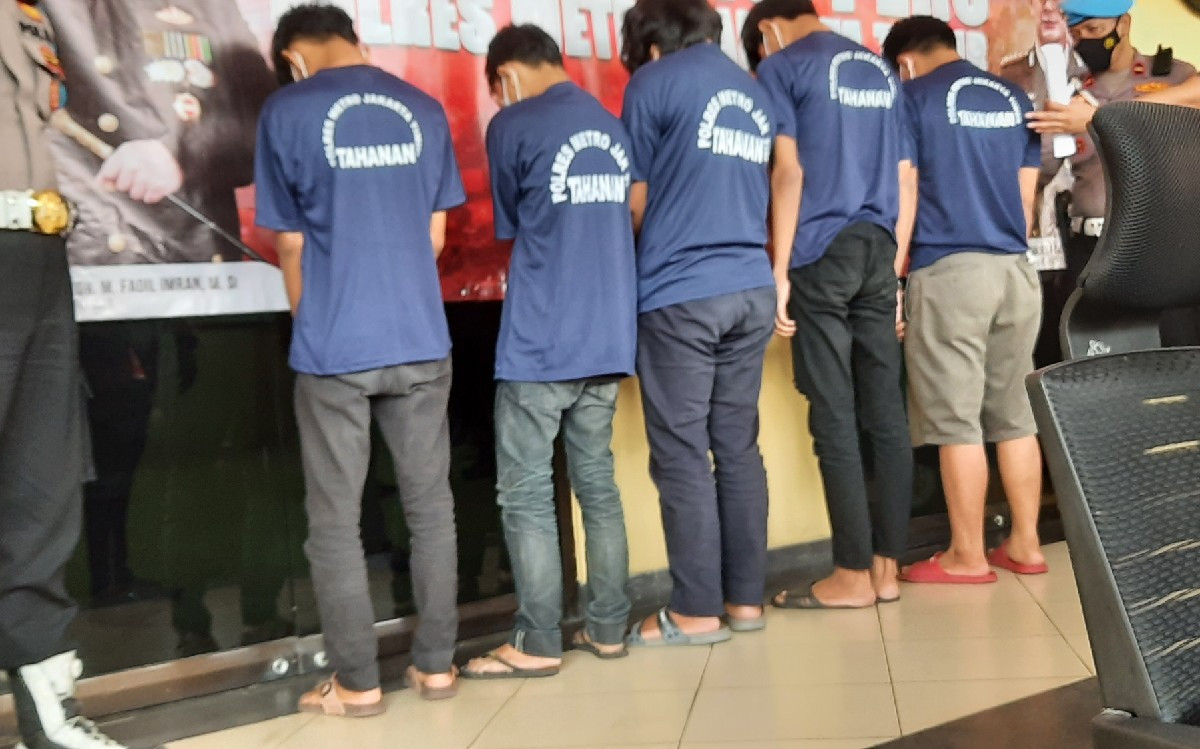 5 Pengeroyok Kakek Wiyanto Jadi Tersangka, Polisi Buru Pelaku Lainnya, Siap-siap Saja - JPNN.com