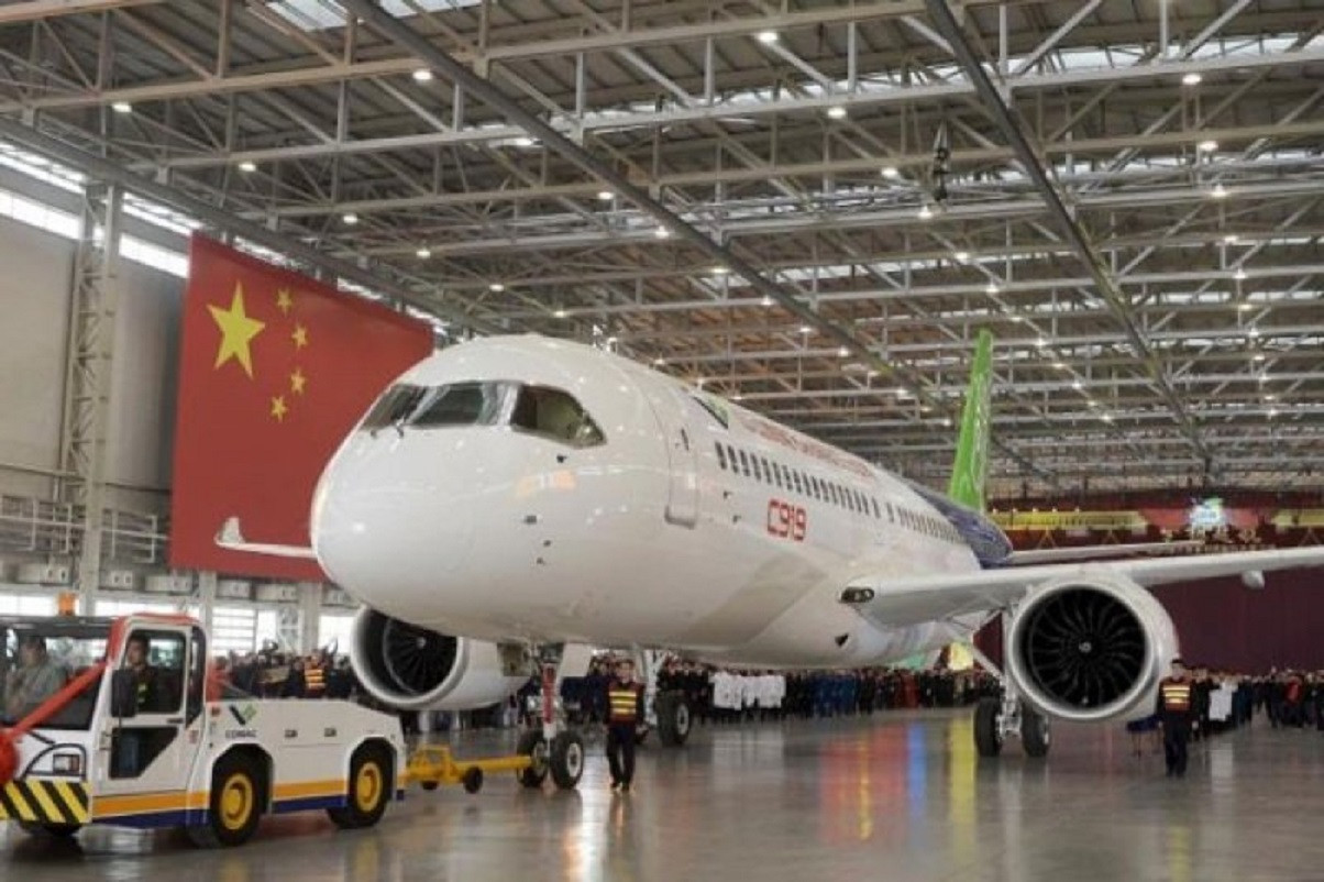 Pesawat Penumpang Made in China Lolos Uji Terbang, Maskapai Ini Sudah Pesan - JPNN.com