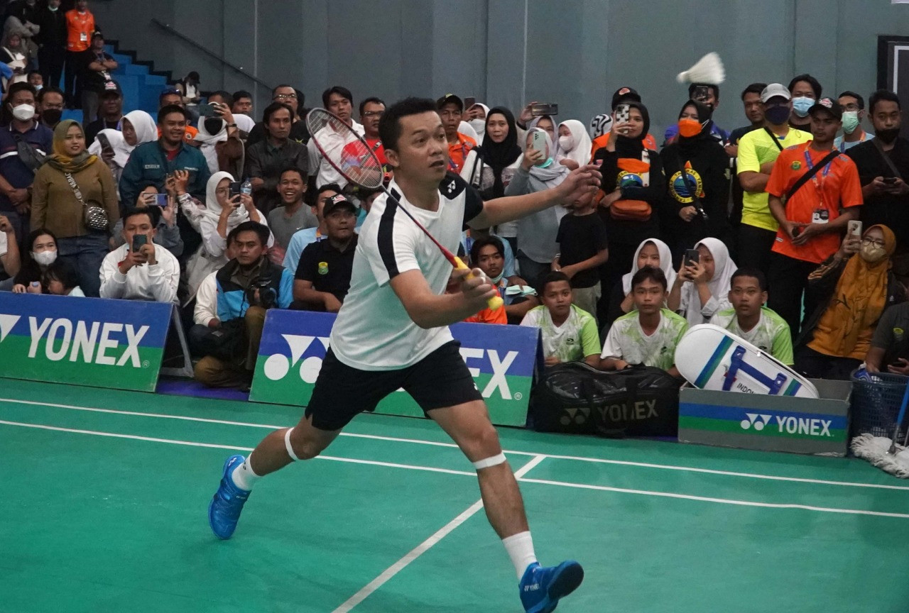 Buka Acara Turnamen Wali Kota Sukabumi, Taufik Hidayat Hibur Penonton GOR Merdeka - JPNN.com