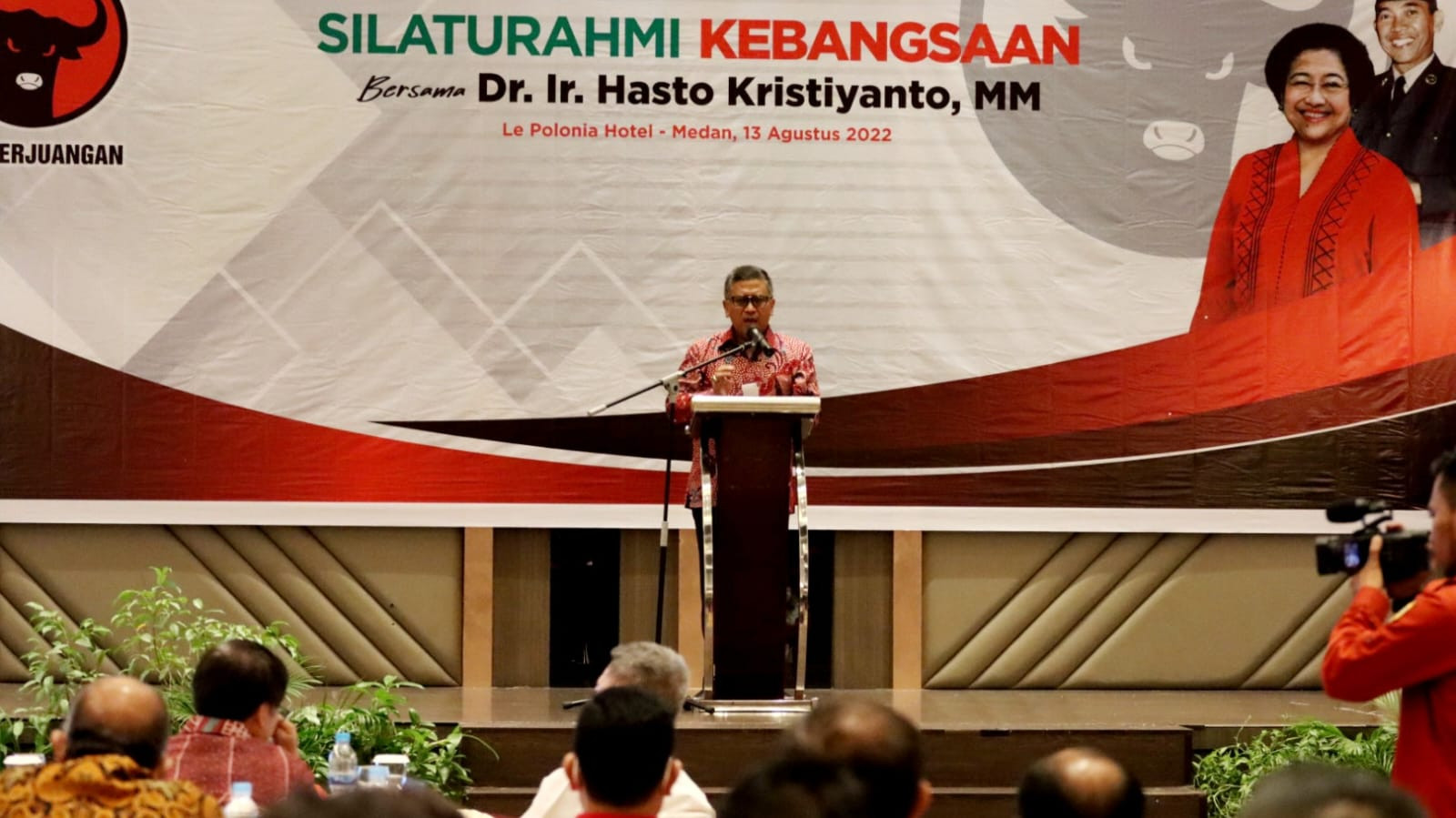 Hasto Dorong Bobby Bangun RS Representatif agar Warga Sumut Tak Berobat ke Luar Negeri - JPNN.com