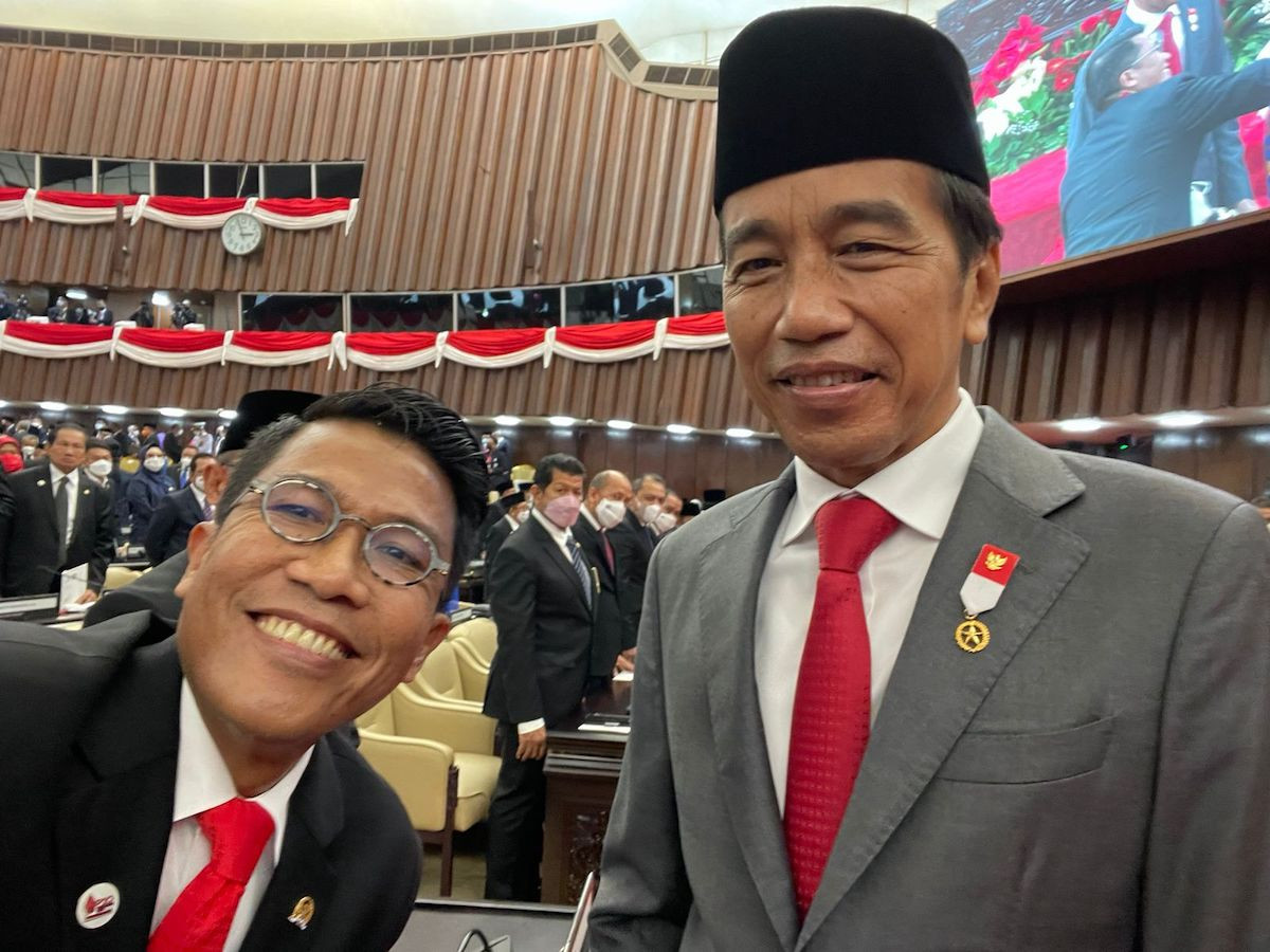 Presiden Jokowi Turun dari Podium lalu Menyapa: Apa Kabarnya, Pak Misbakhun? - JPNN.com