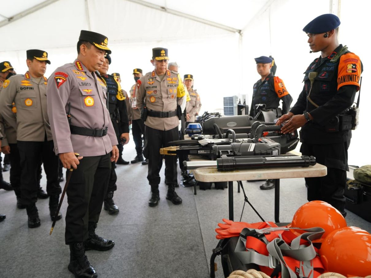 Kapolri Jenderal Listyo Sigit Prabowo kembali meninjau persiapan pengamanan KTT G20 di Bali pada hari ini, Sabtu (12/11). Foto: Dok Divisi Humas Polri