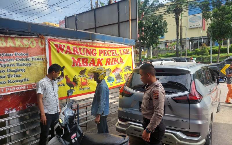 Pedagang Pecel Lele di Palembang Nyaris Tewas Dibacok, Pelakunya 3 Orang, Polisi Bergerak - JPNN.com