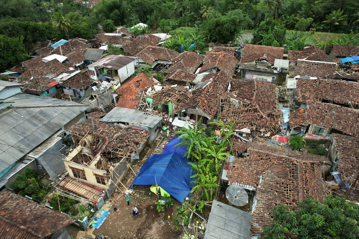 Gempa Cianjur: Korban Meninggal 321 Orang, 73.874 Warga Mengungsi - JPNN.com