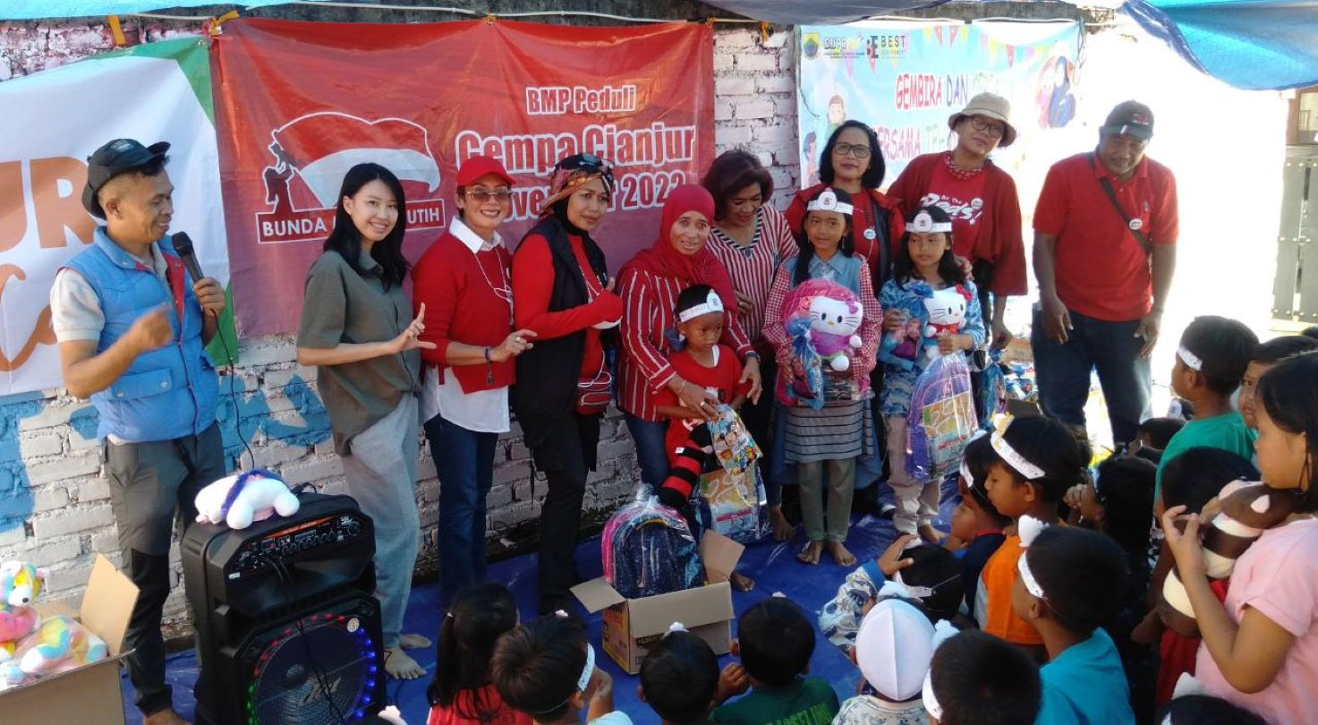 Bunda Merah Putih Berikan Trauma Healing kepada Anak Korban Gempa Cianjur - JPNN.com