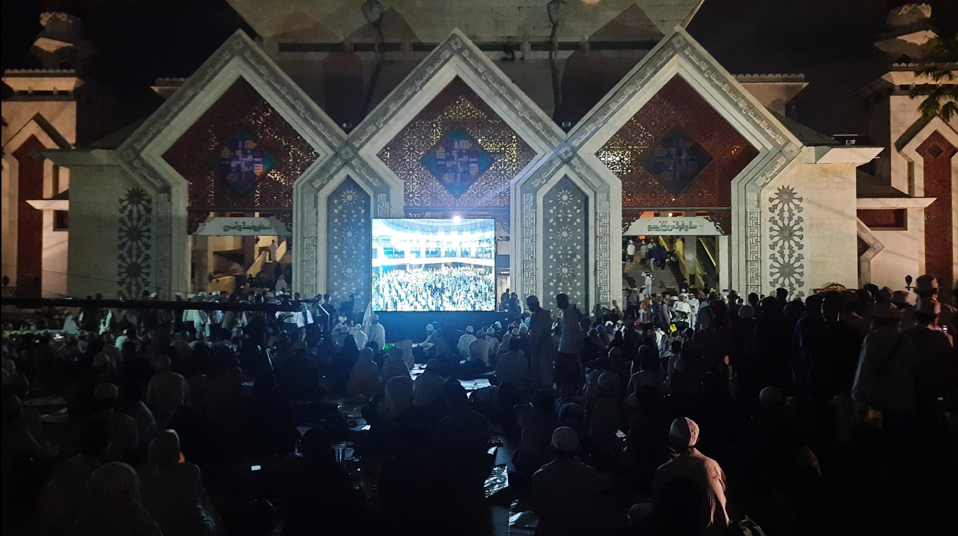 Ribuan Peserta Reuni 212 Sudah Berkumpul di Masjid At-Tin, Lihat - JPNN.com