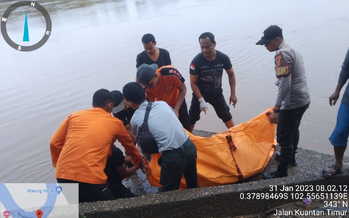 Hendak Buang Sampah, Riski Temukan Mayat Wanita di Sungai Indragiri, Gempar - JPNN.com