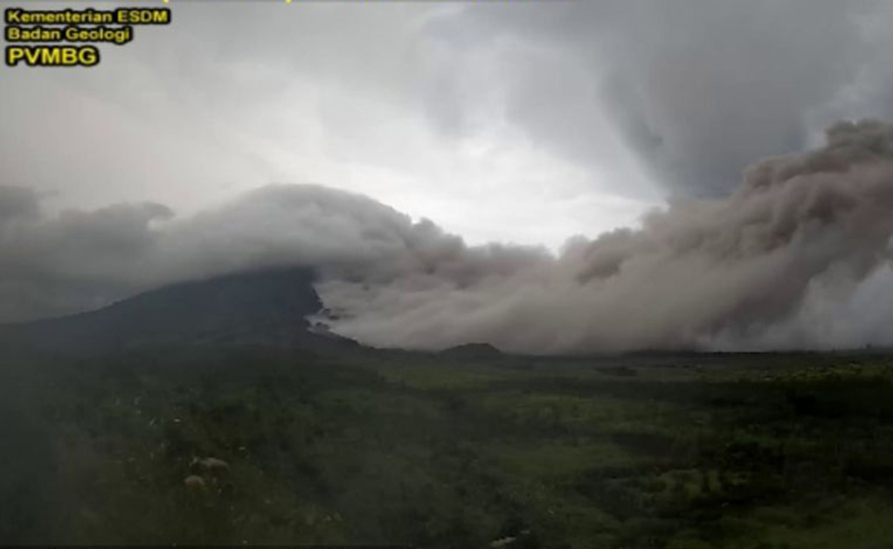 Erupsi Gunung Semeru, Awan Panas Meluncur Sejauh 6 Kilometer - JPNN.com