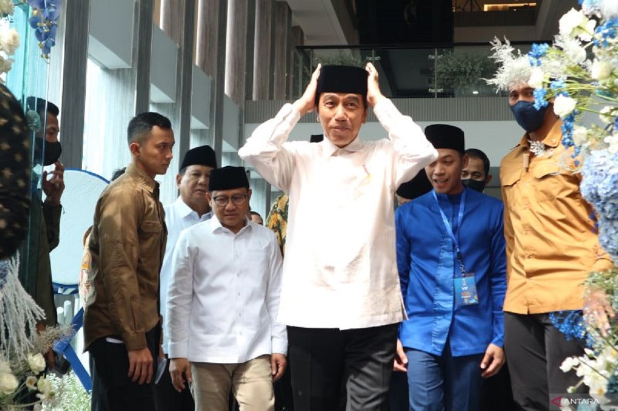 Presiden Joko Widodo (Jokowi) menghadiri Silaturahmi Ramadan di kantor DPP PAN, Jakarta, Minggu (2/4/2023). Foto: ANTARA/Desca Lidya Natalia