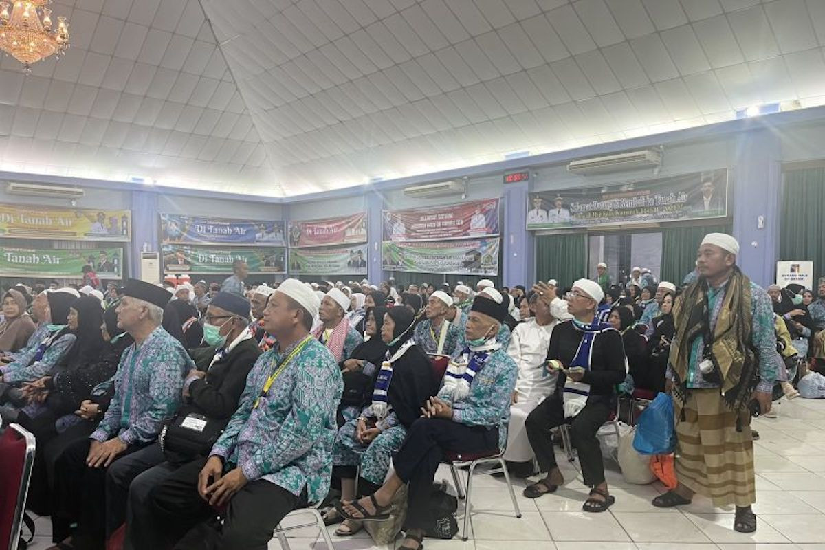 Dua Pasutri di Banyumas Gagal Berangkat Haji, Penyebabnya Ternyata - JPNN.com Jateng