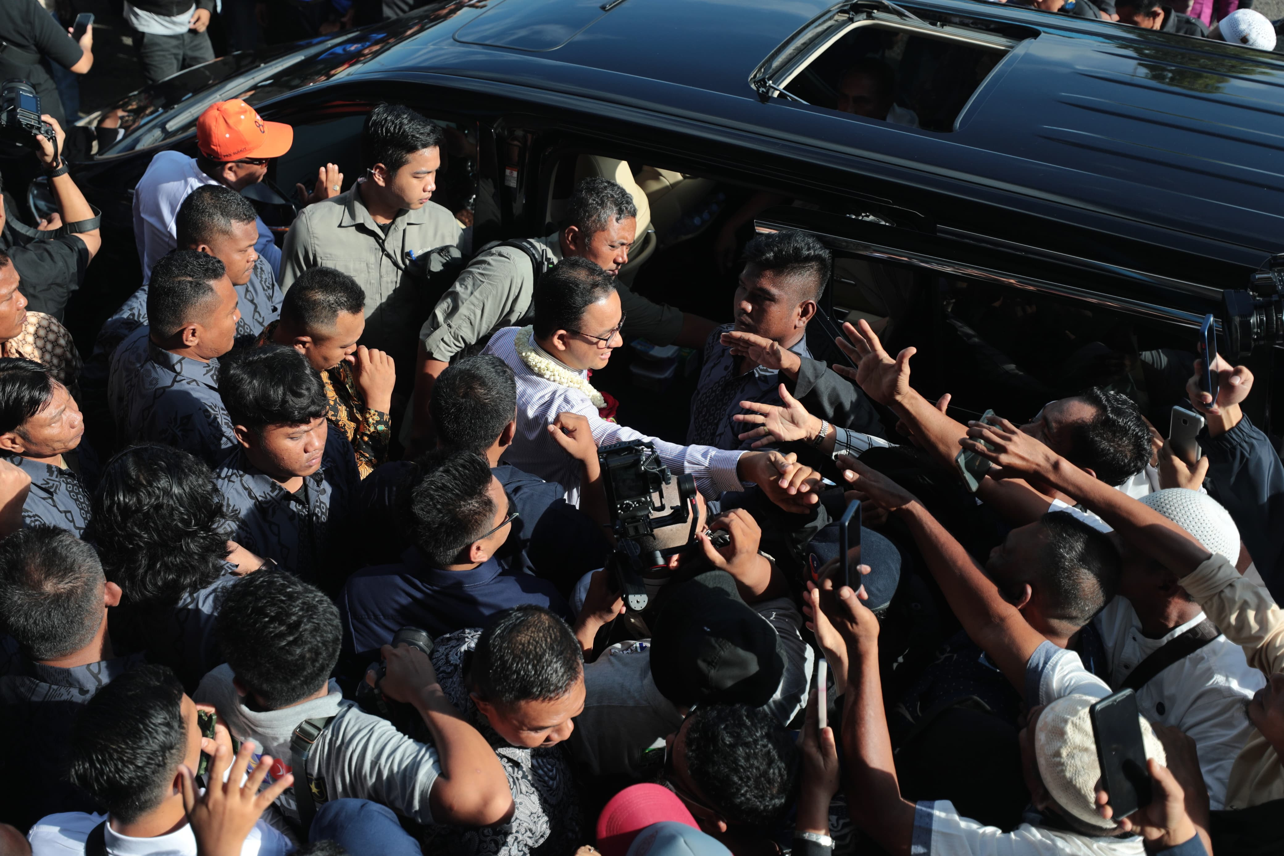 Capres Anies Baswedan tiba di Sumatera Utara untuk berkampanye, Jumat (12/1/2024). Foto: dok Timnas AMIN