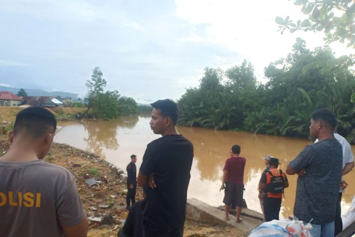 Balita yang Terseret Banjir di Kendari Ditemukan Meninggal Dunia - JPNN.com