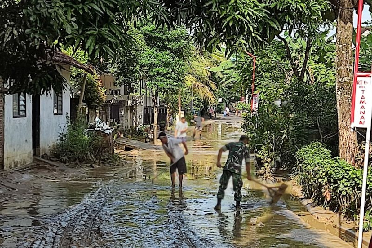 7 Kecamatan di Trenggalek Dilanda Banjir dan Tanah Longsor - JPNN.com