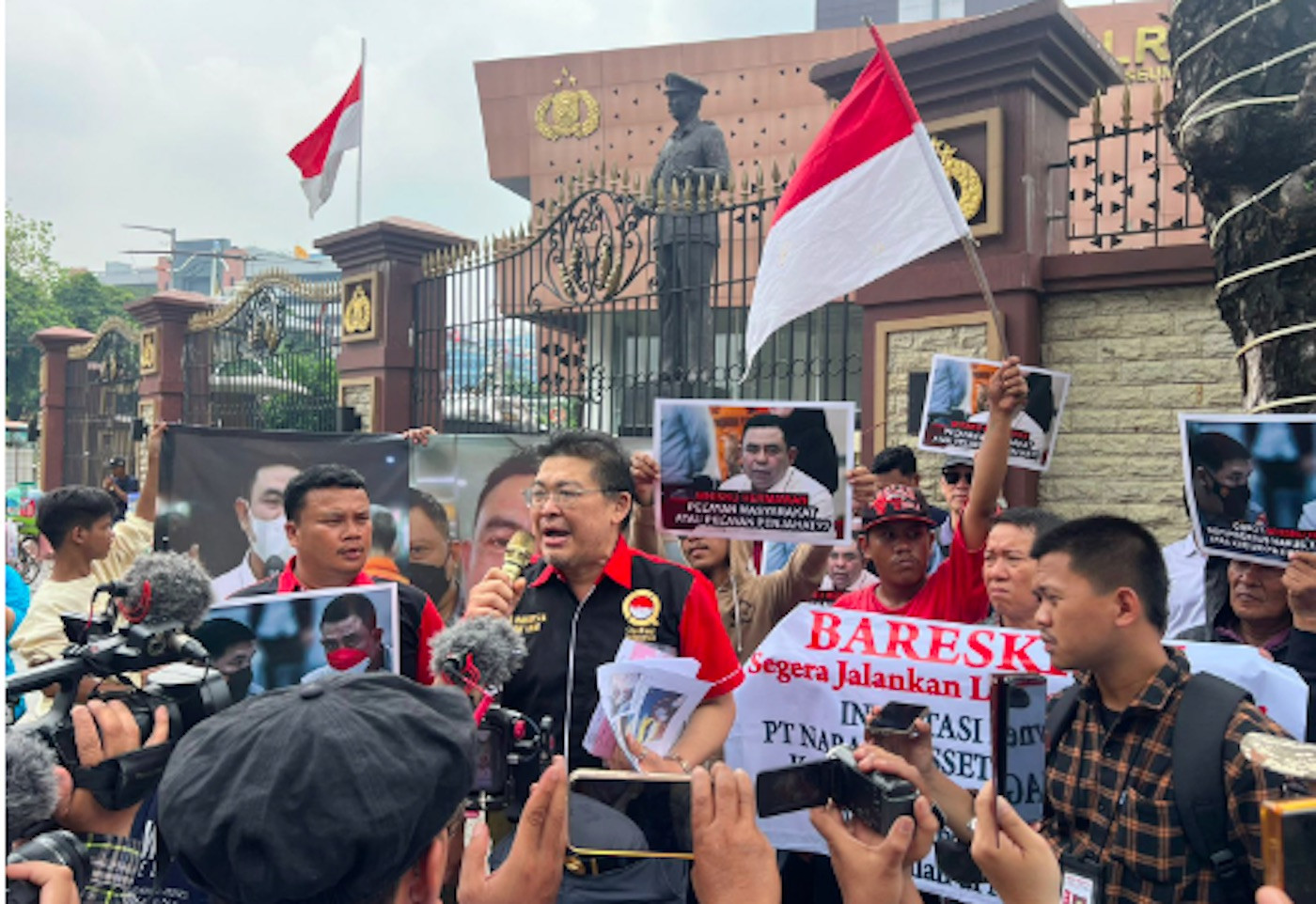 Ratusan Korban Investasi Bodong Berdemonstrasi di Mabes Polri, Nih Tuntutannya - JPNN.com