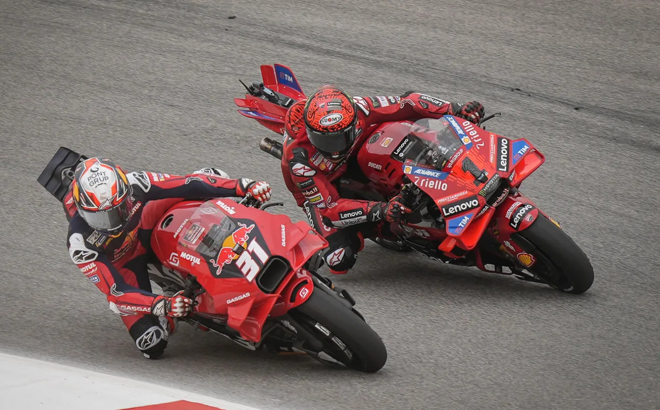 Hasil Practice MotoGP Spanyol: 9 Pembalap Kecelakaan, Pecco Paling Kencang - JPNN.com