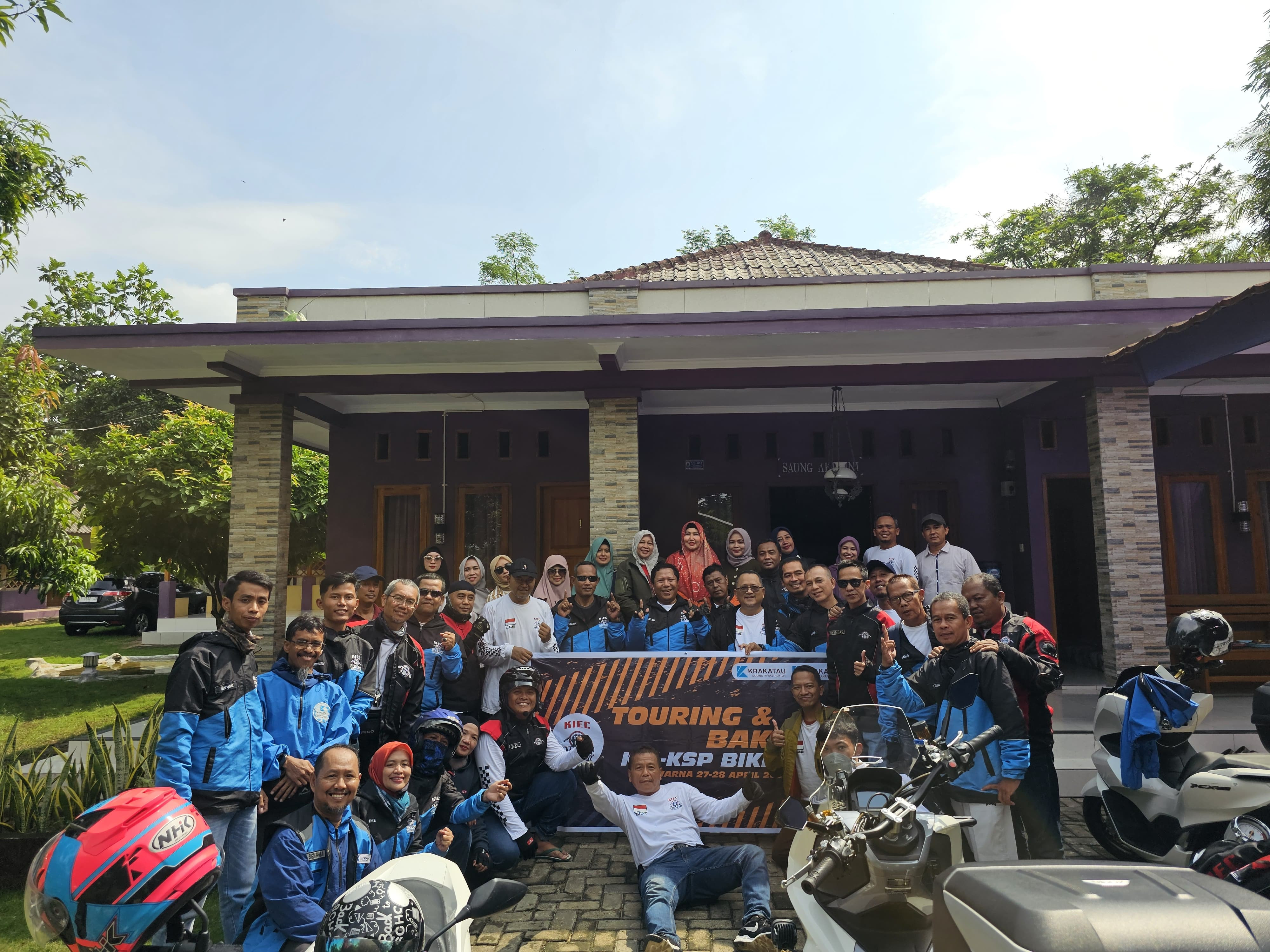 Halalbihalal Idulfitri, KIEC Bikers Touring Sambil Gelar Baksos - JPNN.com