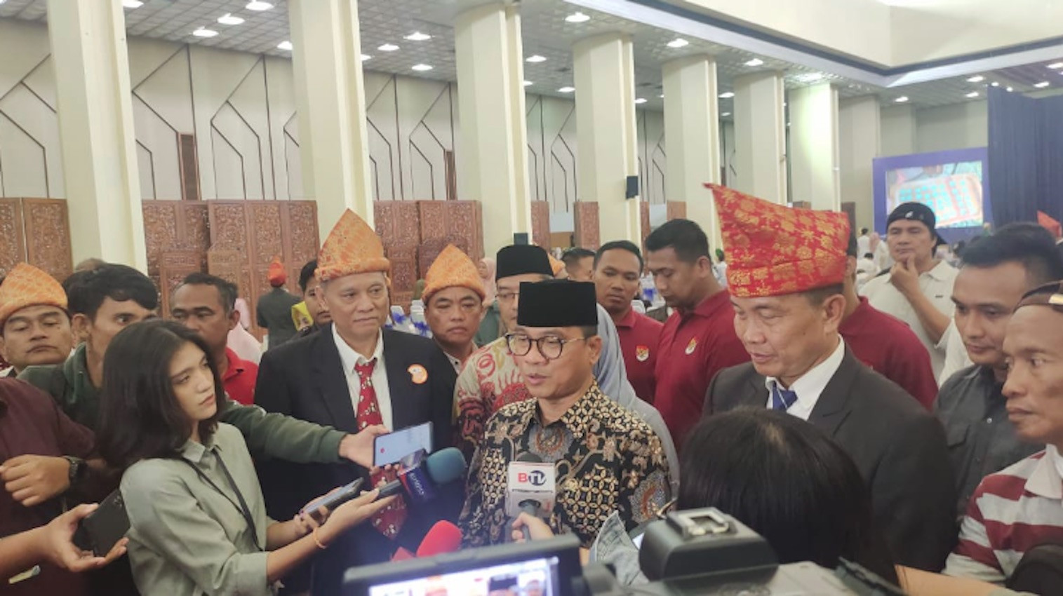 Yandri Susanto MPR Optimistis Timnas U-23 Indonesia Kalahkan Uzbeskistan - JPNN.com