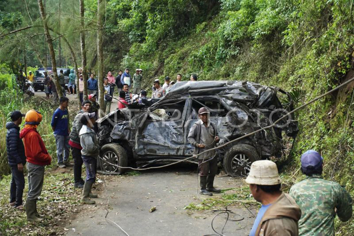 Kecelakaan Fortuner Masuk Jurang di Bromo, Tidak Ada Jejak Pengereman - JPNN.com