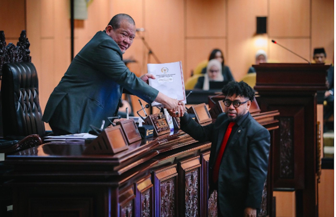 Cermati Persoalan Kebijakan Investasi, Senator Filep Dorong Adanya Politik Investasi Daerah - JPNN.com