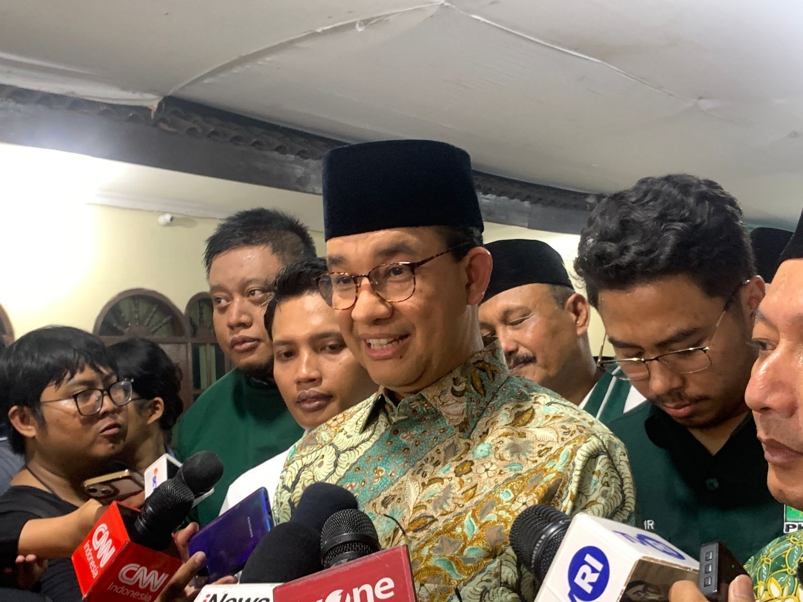 Anies Baswedan masih punya peluang maju sebagai calon gubernur di Pilkada Jakarta 2024. Ilustrasi Foto: Ryana Aryadita/JPNN