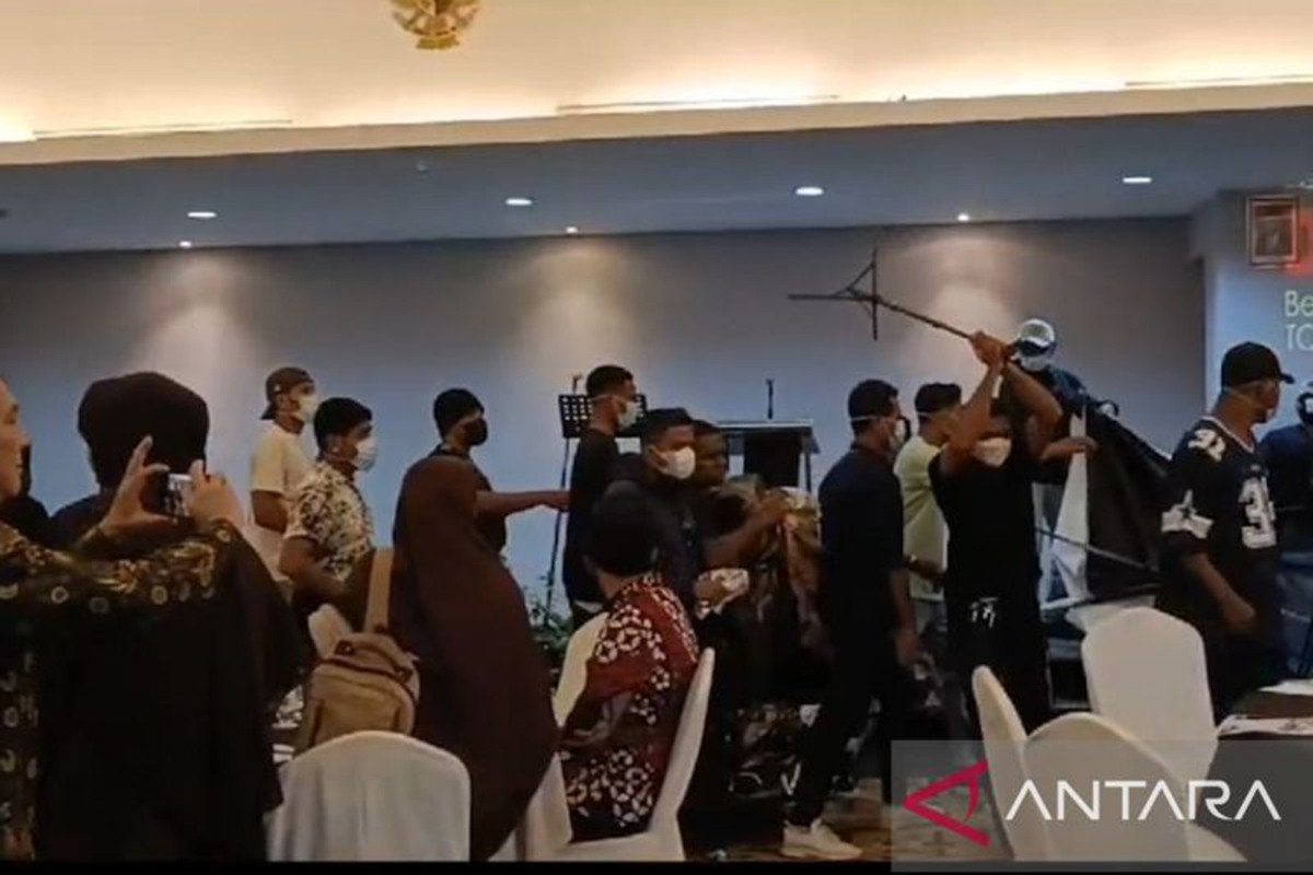 Tangkapan layar video aksi pembubaran paksa diskusi oleh OTK yang terjadi di Jakarta, Sabtu (28/9/2024) (ANTARA/Walda Marison)