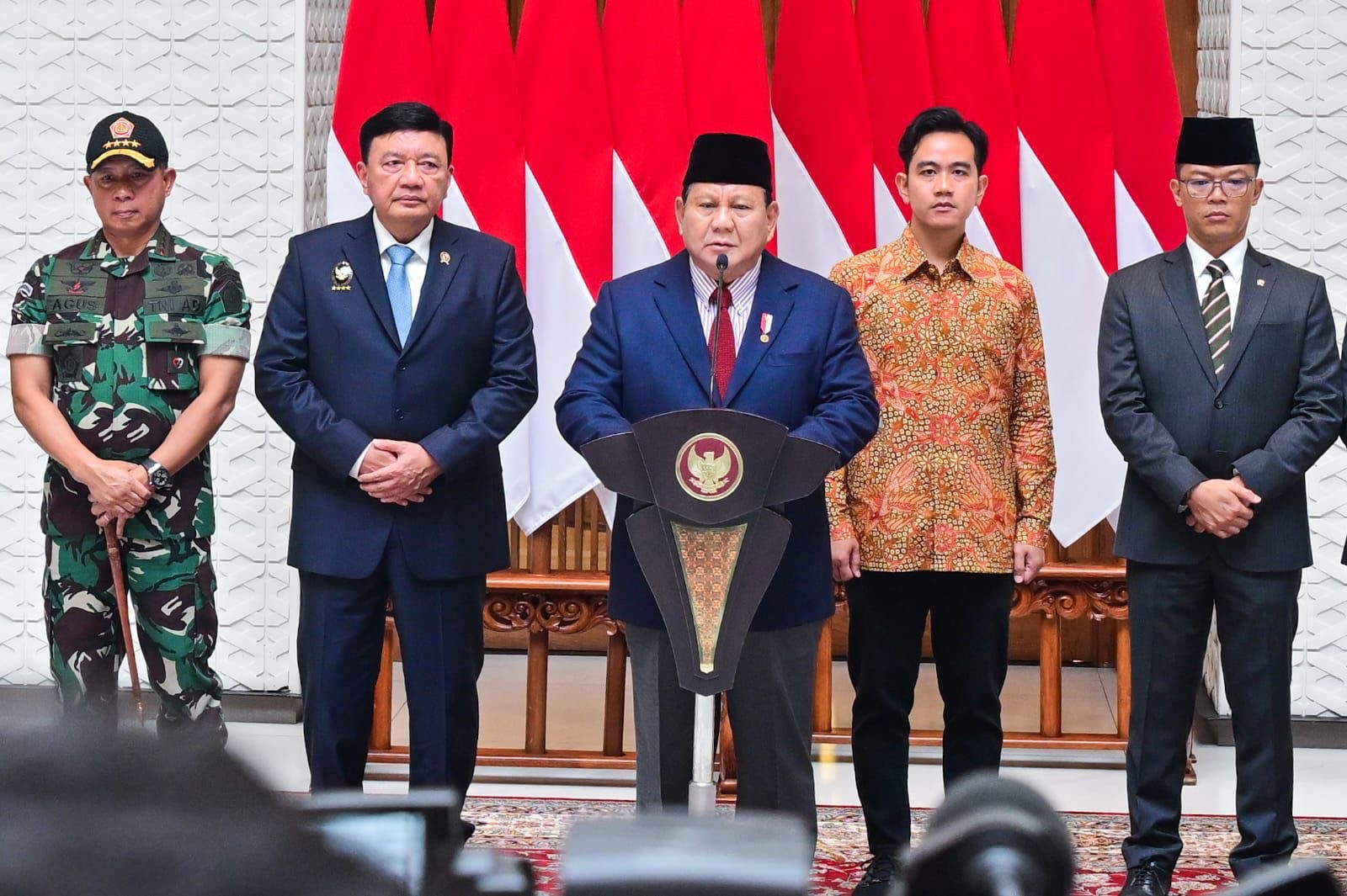 Konferensi pers Presiden Prabowo Subianto di Pangkalan TNI AU Halim Perdanakusuma, Jakarta Timur, Jumat (8/11). Foto: Dok. Biro Pers Istana