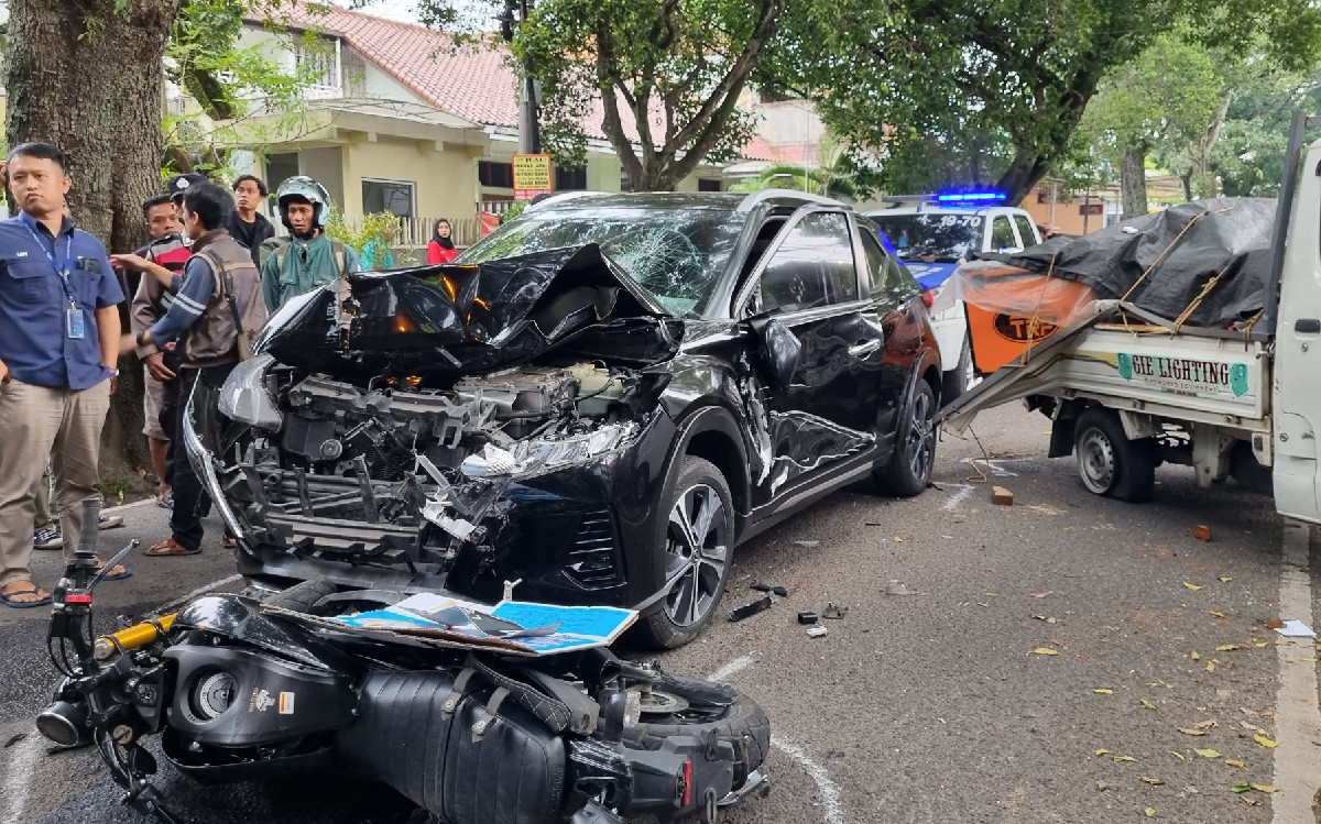 Kronologi Mobil Nissan Tabrakan Beruntun di Bandung, Pelajar Tewas setelah Terseret 80 Meter