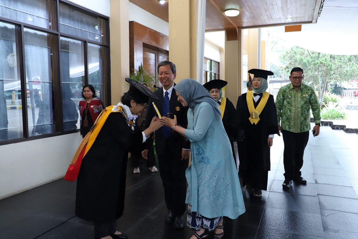 Menteri Rini Mengenang Masa Kuliah, jadi CPNS 1990, Kisah Hidup Tidak Selalu Mulus - JPNN.com