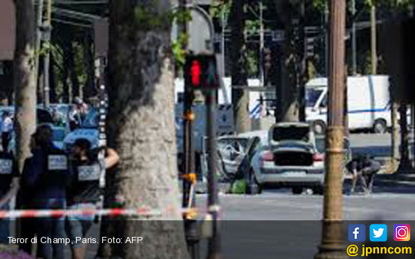 Teror Masih Incar Paris, Mobil Polisi Ditabrak - Internasional JPNN.com