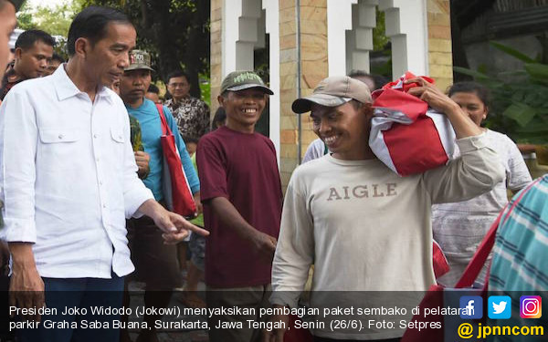 Jokowi Mudik Warga Solo Kebagian Paket Sembako Nasional 