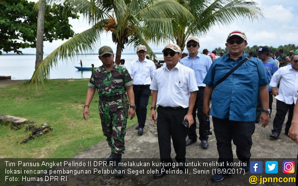 Masyarakat Distrik Seget Keluhkan Rusaknya Jalan Darat - JPNN.COM