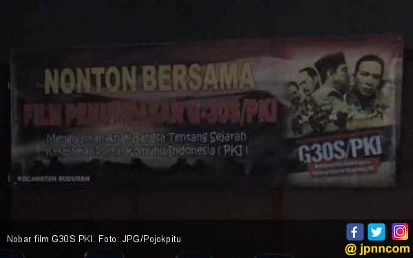 Warga Kompak Nonton Film G30S PKI di Kantor Camat - Daerah 