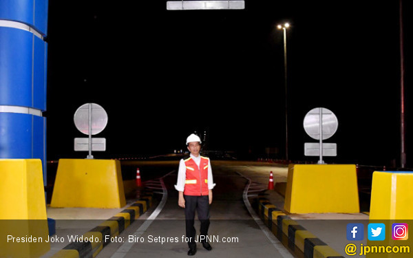 Penjelasan dari Jokowi soal Bayar Tol Pakai Uang Elektronik - JPNN.COM