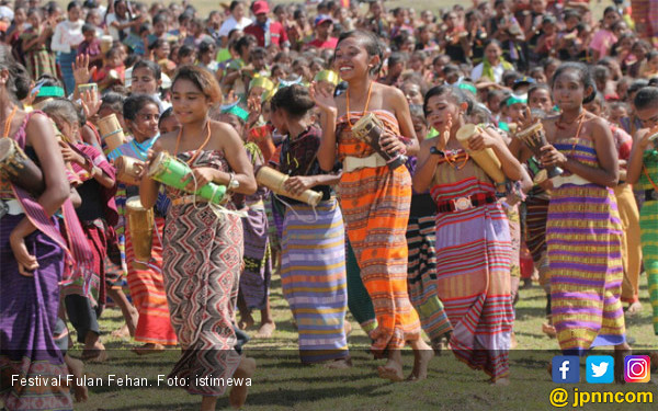 Ribuan Penari Pecahkan Rekor MURI di Festival Fulan  Fehan  