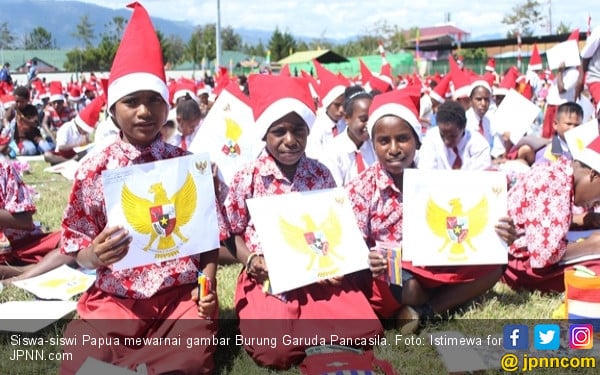 22 205 Siswa Papua Warnai Gambar  Burung Garuda  Pancasila 
